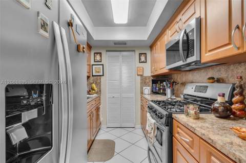 1300 W 53rd St 20, Hialeah FL - photo 10 of 23