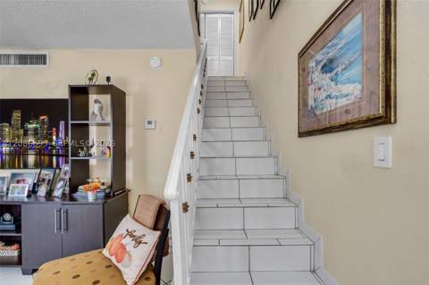 1300 W 53rd St 20, Hialeah FL - photo 12 of 23