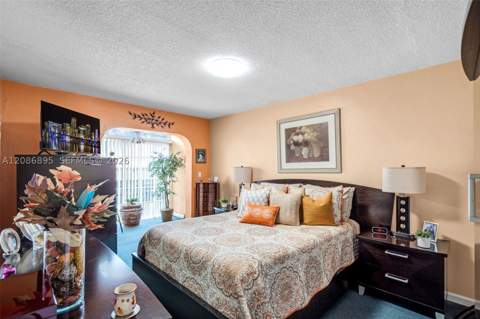 1300 W 53rd St 20, Hialeah FL - photo 13 of 23