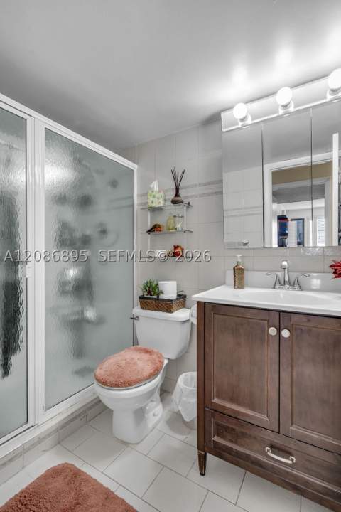 1300 W 53rd St 20, Hialeah FL - photo 15 of 23