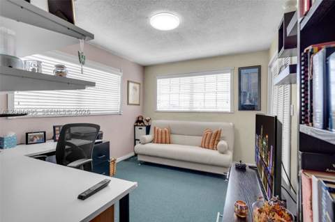 1300 W 53rd St 20, Hialeah FL - photo 17 of 23