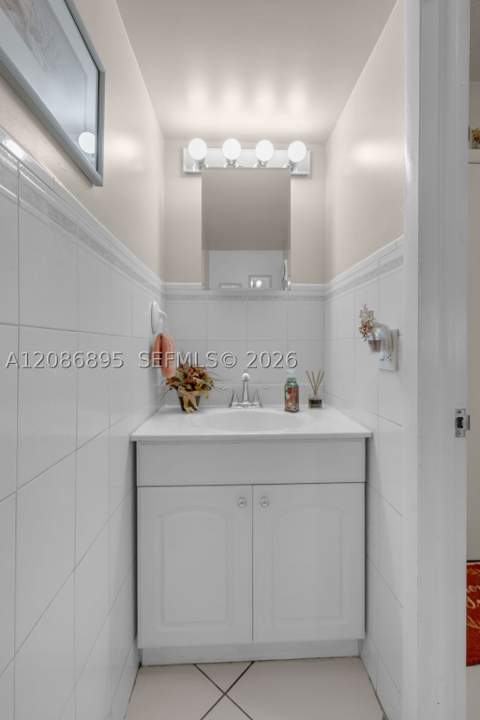 1300 W 53rd St 20, Hialeah FL - photo 19 of 23