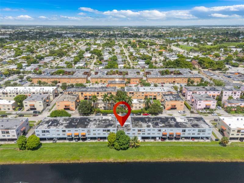 2 bedroom Condominium at 1300 W 53rd St 20, Westland Plaza Gardens Co, Hialeah — photo 3