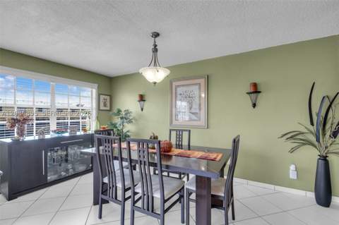 1300 W 53rd St 20, Hialeah FL - photo 8 of 23