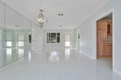 2475 NE 214th St, Aventura FL - photo 10 of 39