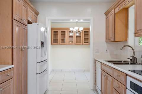 2475 NE 214th St, Aventura FL - photo 16 of 39