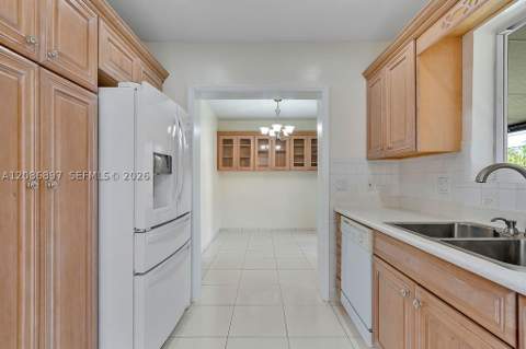 2475 NE 214th St, Aventura FL - photo 18 of 39