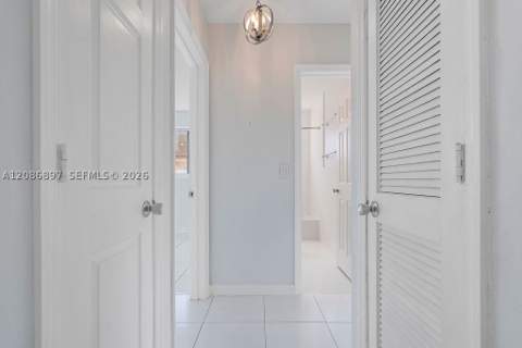2475 NE 214th St, Aventura FL - photo 24 of 39