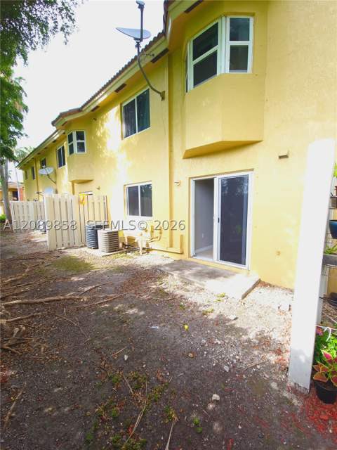 990 NE 33rd Ter 102, Homestead FL - photo 10 of 13