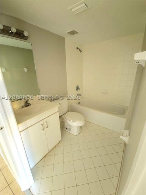 990 NE 33rd Ter 102, Homestead FL - photo 9 of 13