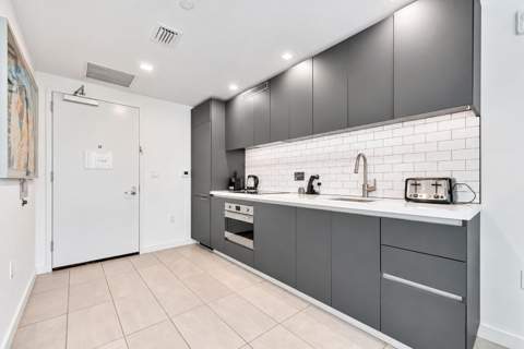 227 NE 2nd Street 2801, Miami FL - photo 11 of 39