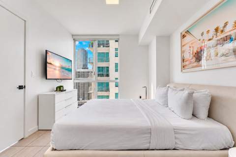 227 NE 2nd Street 2801, Miami FL - photo 18 of 39
