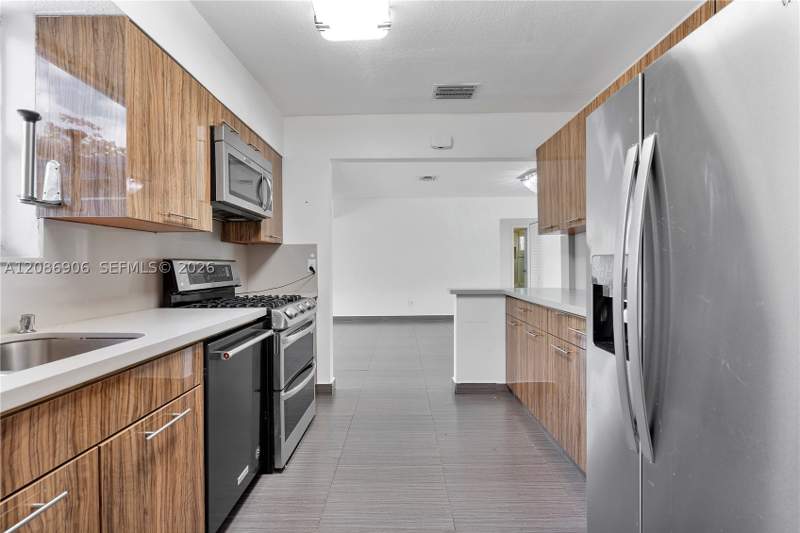 3 bedroom SingleFamilyResidence at 2505 NE 214th St, Highland lakes, Aventura — photo 5