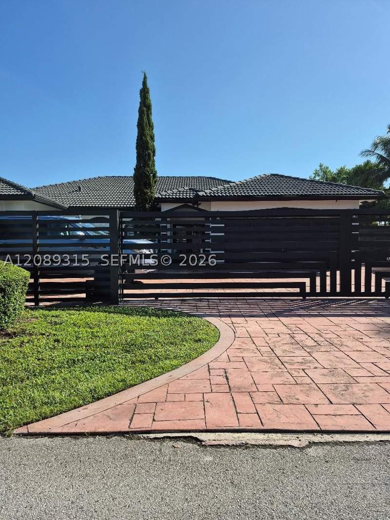 5 bedroom SingleFamilyResidence at 19431 SW 133rd Ave, Black Creek Estates, Miami — photo 2