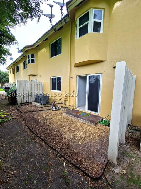940 NE 33rd Ter 102, Homestead FL - photo 10 of 13