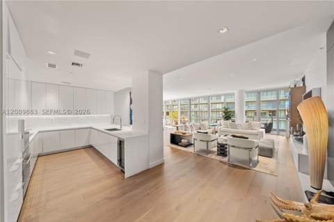 801 S Pointe Dr Ph 2, Miami Beach FL - photo 23 of 51