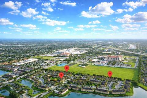 3398 NE 9th Dr 102, Homestead FL - photo 11 of 12