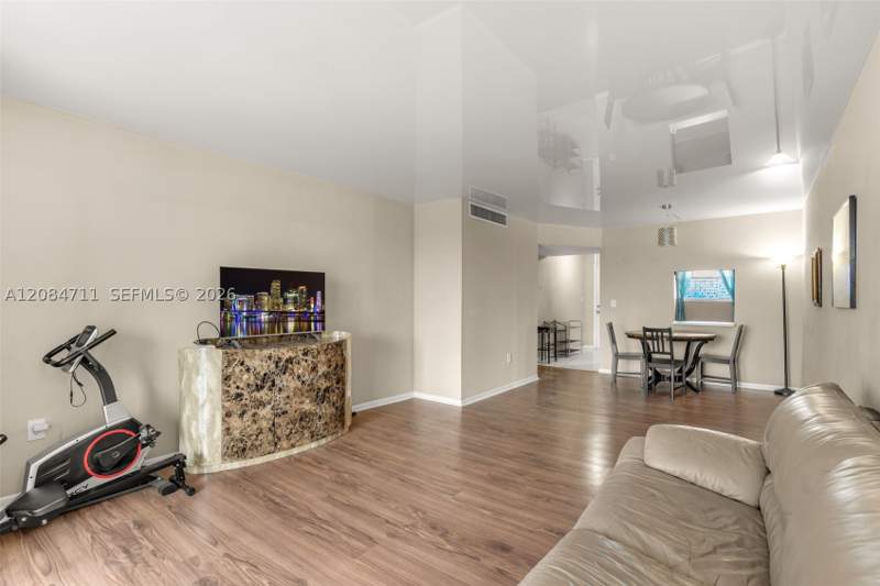 2 bedroom Condominium at 1700 NE 191st St 508, Jade Winds Grp Easter Lil, Miami — photo 5