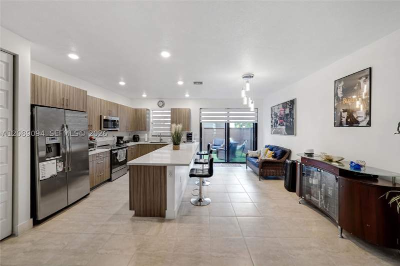 3 bedroom Townhouse at 15809 NW 91st Ct, Dunnwoody Lake, Miami Lakes — photo 3