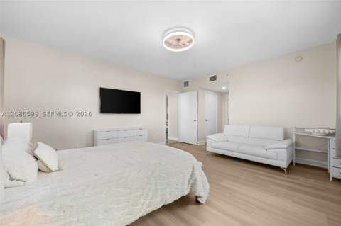 14951 Royal Oaks Ln 701, North Miami FL - photo 15 of 43