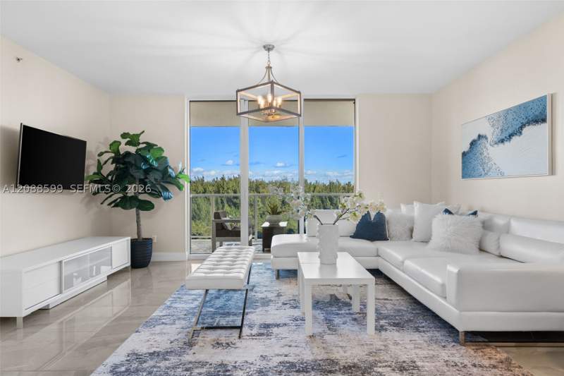 3 bedroom Condominium at 14951 Royal Oaks Ln 701, The Oaks I Condo, North Miami — photo 2