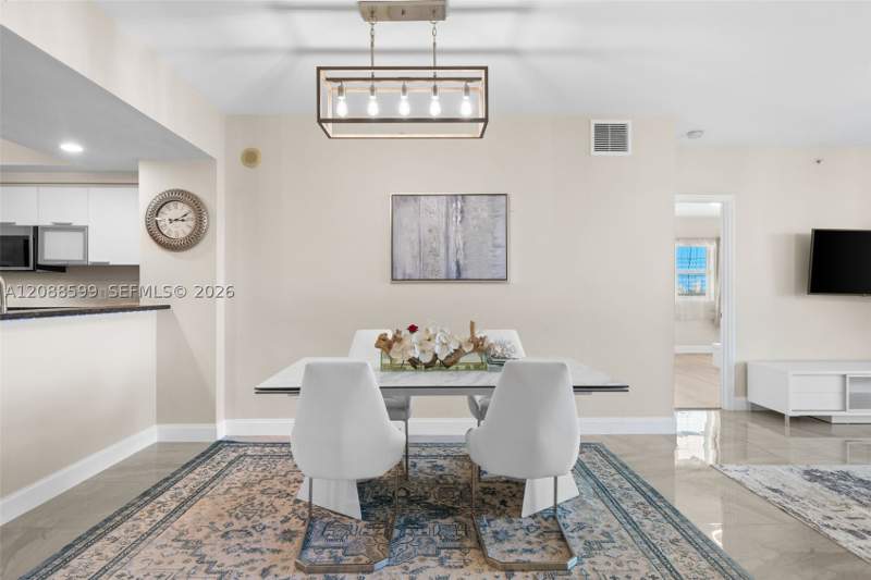3 bedroom Condominium at 14951 Royal Oaks Ln 701, The Oaks I Condo, North Miami — photo 5