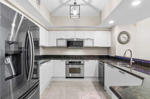 14951 Royal Oaks Ln 701, North Miami FL - photo 9 of 43