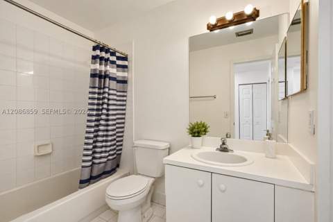 16525 SW 97th Ter, Miami FL - photo 14 of 15