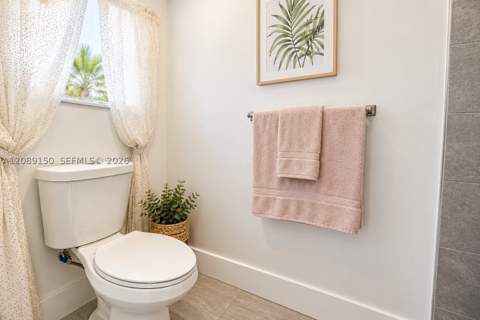15528 Braemar Ct, Miami Lakes FL - photo 15 of 30