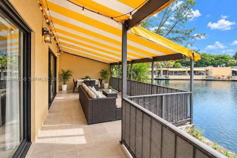 15528 Braemar Ct, Miami Lakes FL - photo 23 of 30