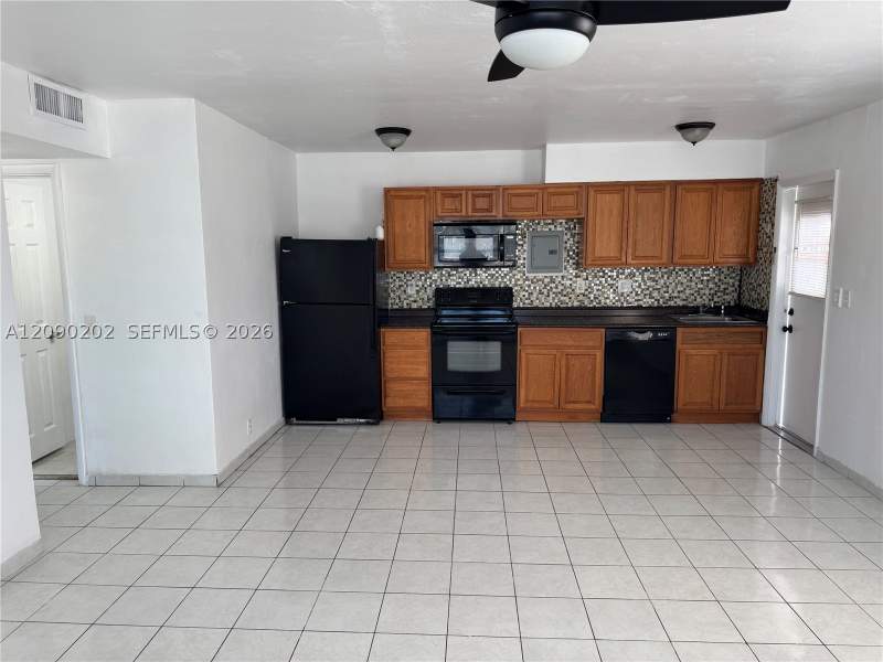 2 bedroom Condominium at 1765 Venice Ln 4E, Venice Park, North Miami — photo 5
