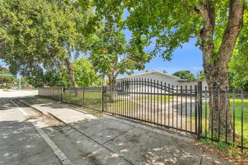 4 bedroom SingleFamilyResidence at 1700 NW 131st St, Fairmont, Miami — photo 3
