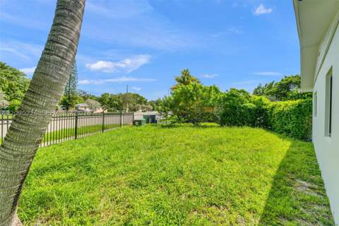 1700 NW 131st St, Miami FL - photo 7 of 41