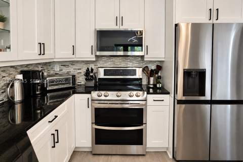 14331 SW 136th Ave, Miami FL - photo 6 of 42