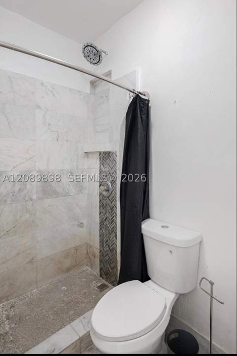 961 NE 155th Ter, North Miami Beach FL - photo 10 of 21