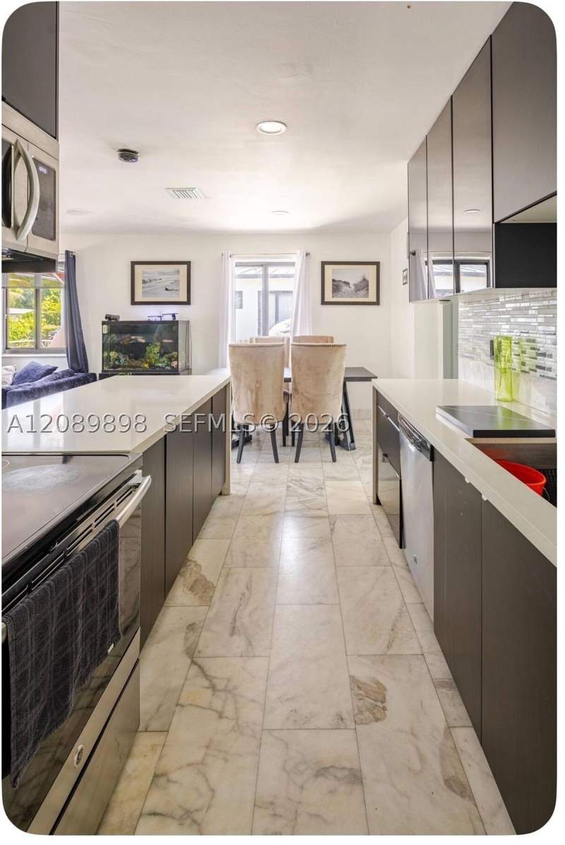 3 bedroom SingleFamilyResidence at 961 NE 155th Ter, Jillshar-Darrylcar, North Miami Beach — photo 5