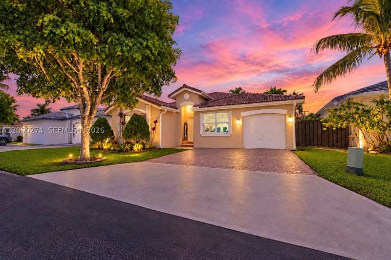 4 bedroom SingleFamilyResidence at 16256 SW 81st St, Poinciana At Sunset Lakes, Miami — photo 1