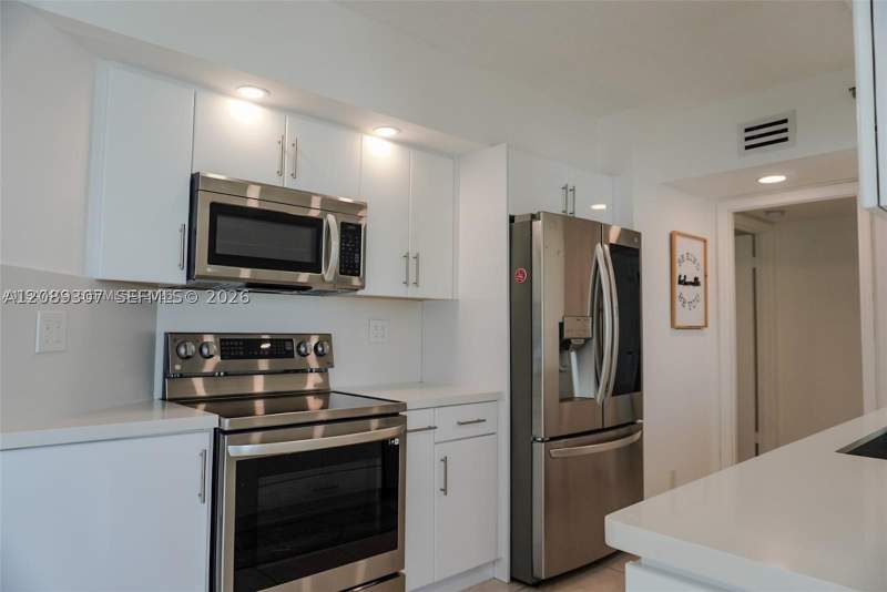 3 bedroom Condominium at 16485 Collins Ave 338, Oceania III Condo, Sunny Isles Beach — photo 2
