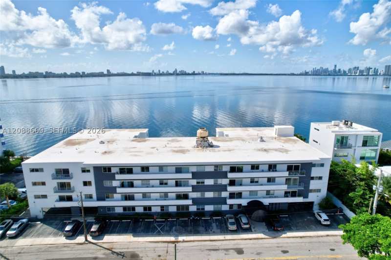 2 bedroom Condominium at 1880 S Treasure Dr 4M, Treasure Bay Club Condo, North Bay Village — photo 1
