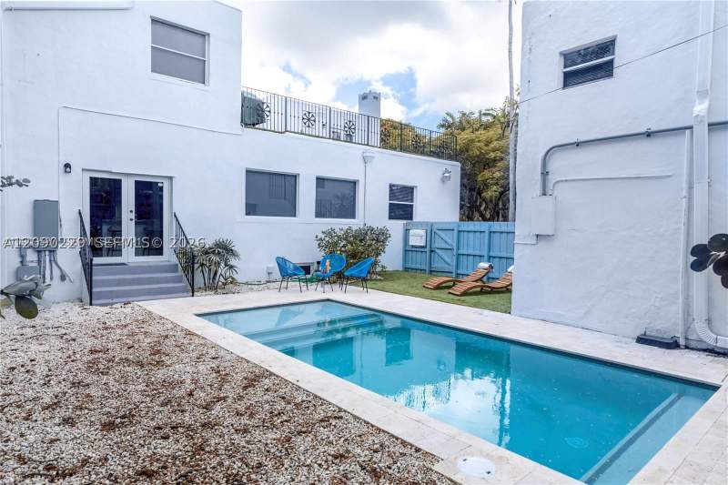 6 bedroom SingleFamilyResidence at 137 NE 47th St, Shadowlawn, Miami — photo 4