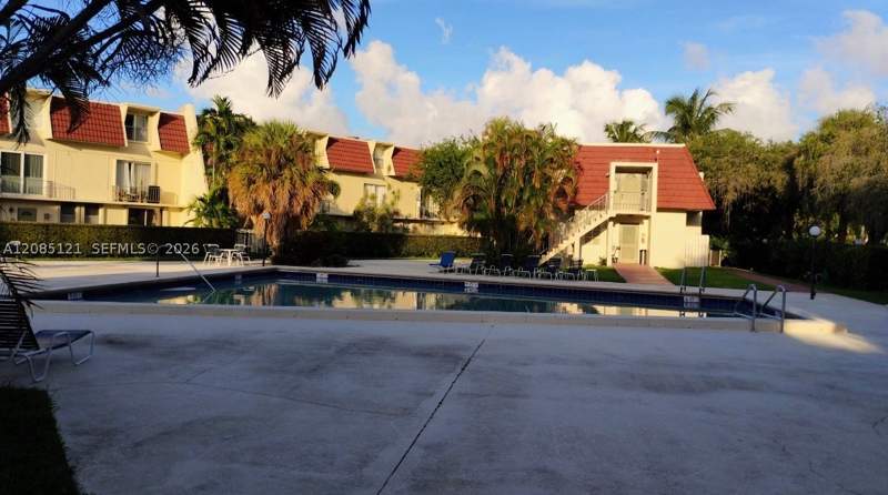 2 bedroom Condominium at 1655 NE 115th St 12B, Northgate Townhouse Condo, Miami — photo 2