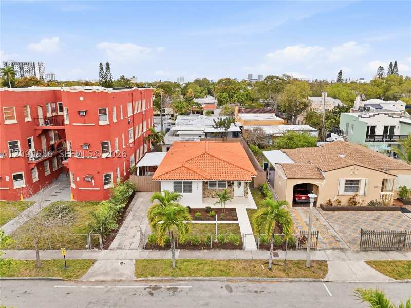 4 bedroom SingleFamilyResidence at 1781 SW 13th St, South Shenandoah, Miami — photo 1