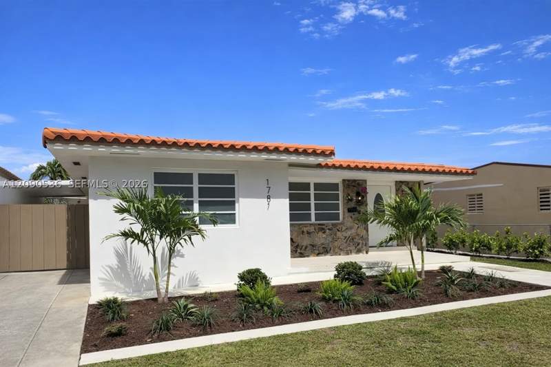 4 bedroom SingleFamilyResidence at 1781 SW 13th St, South Shenandoah, Miami — photo 2