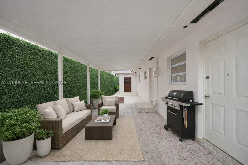 4 bedroom SingleFamilyResidence at 1781 SW 13th St, South Shenandoah, Miami — photo 3