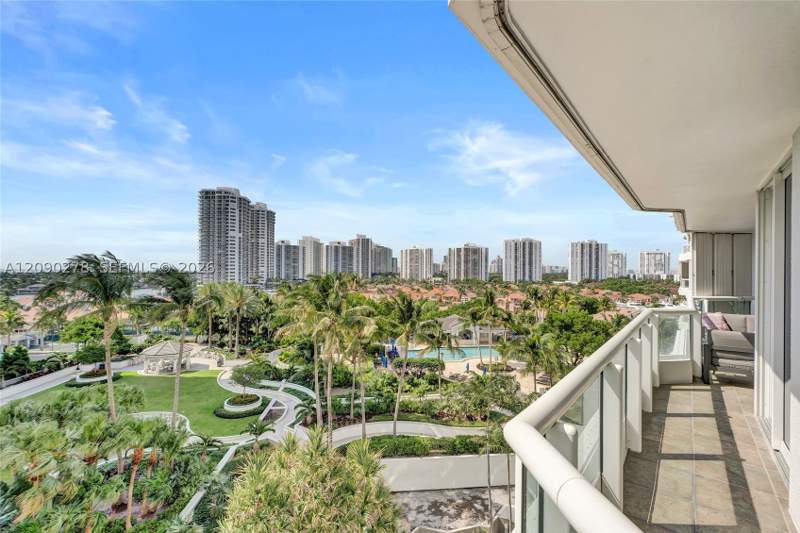 2 bedroom Condominium at 21055 Yacht Club Dr 901, South Tower At The Point, Aventura — photo 3