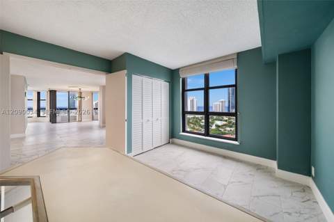 19195 Mystic Pointe Dr 2406, Aventura FL - photo 10 of 24