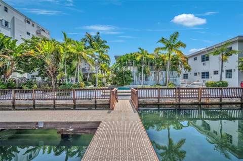 8010 Tatum Waterway Dr 5, Miami Beach FL - photo 24 of 32