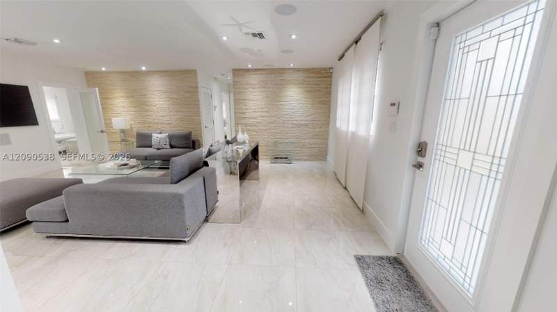 4 bedroom SingleFamilyResidence at 10805 SW 156th Ter, Fairway Estates Sec 7, Miami — photo 4