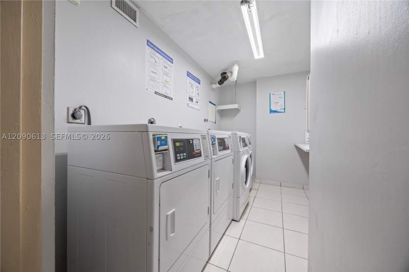 2 bedroom Condominium at 251 174th St 812, Winston Towers 200, Sunny Isles Beach — photo 2