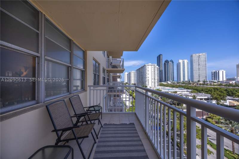 2 bedroom Condominium at 251 174th St 812, Winston Towers 200, Sunny Isles Beach — photo 4